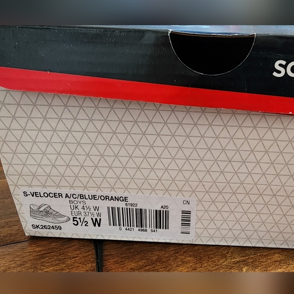 Saucony Velocer Big Boys Sneakers With Hook and Loop Strap Closure-5.5 Wide-NWB - Picture 4 of 4